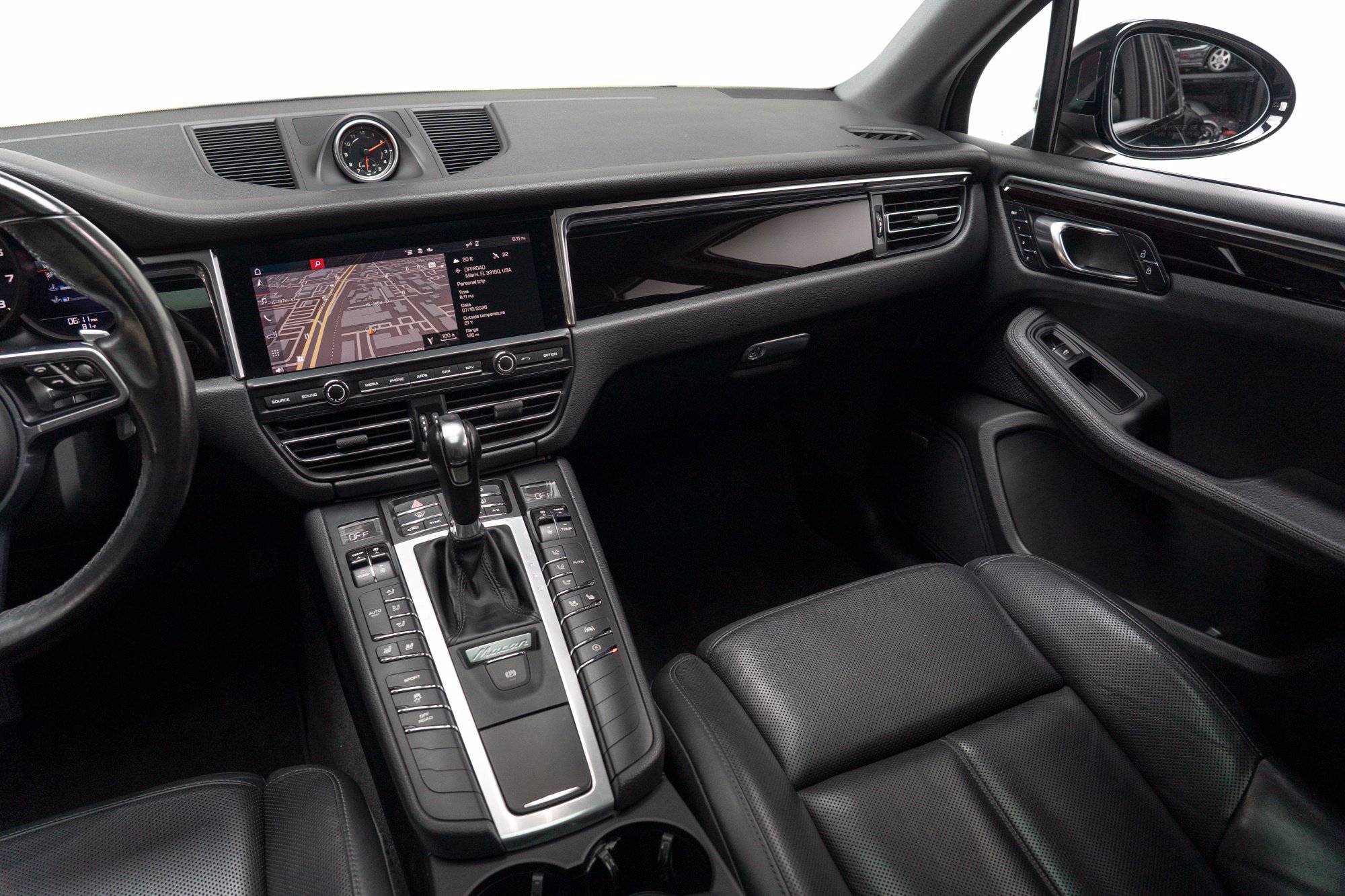 Used 2020 Porsche Macan AWD/4WD image 27