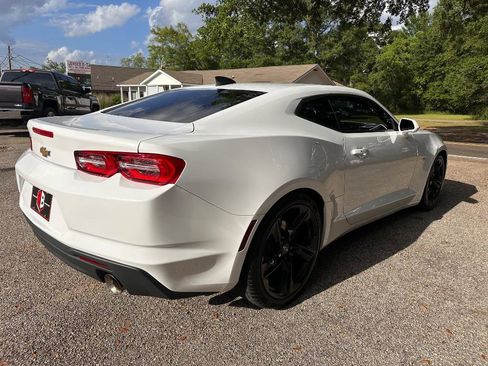 Used 2020 Chevrolet Camaro LT w/ Technology Package RWD image 6