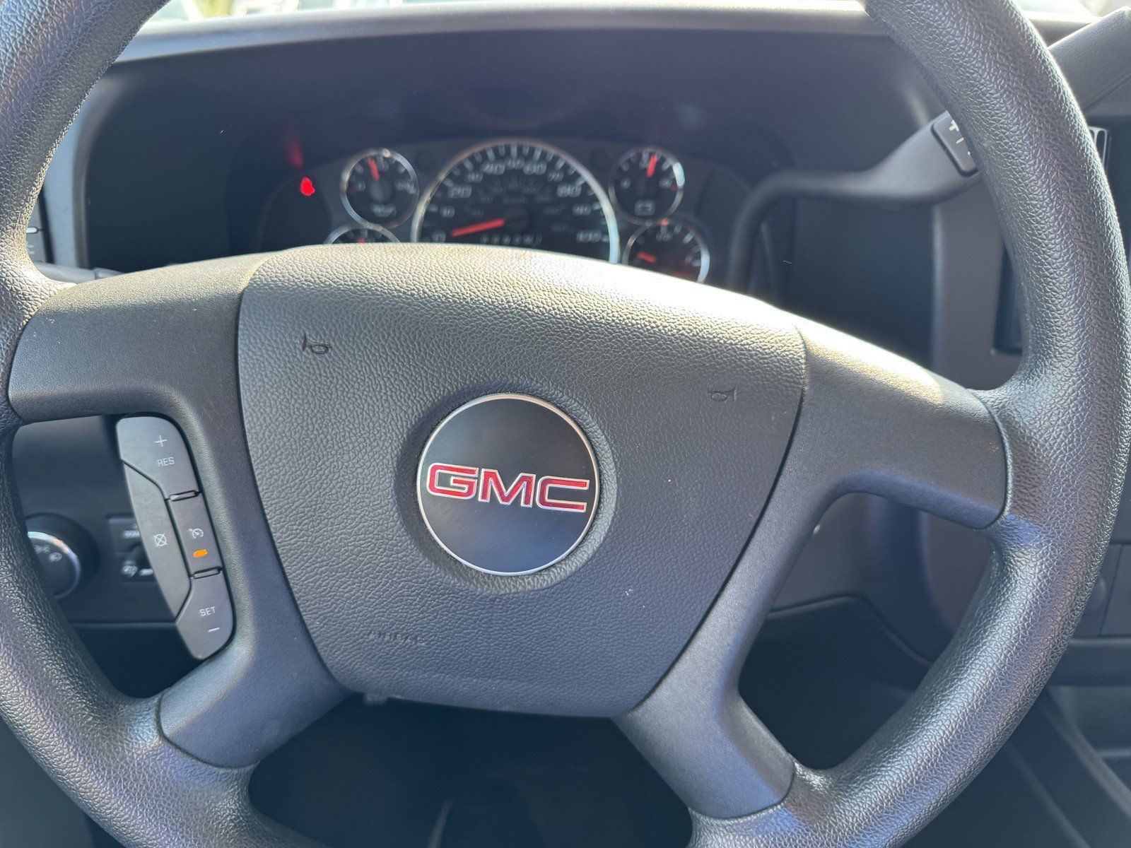 Used 2025 GMC Savana 2500 w/ Driver Convenience Package RWD image 23