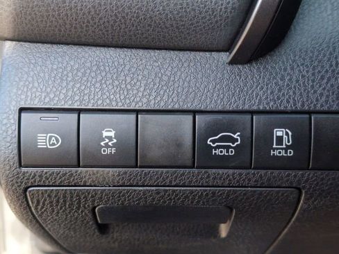 Used 2022 Toyota Camry SE w/ Carpet Mat Package (TMS) FWD image 16