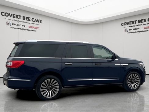 Used 2019 Lincoln Navigator L Reserve image 10