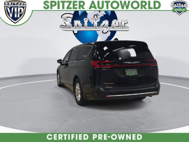 Used 2024 Chrysler Pacifica Touring-L FWD image 9
