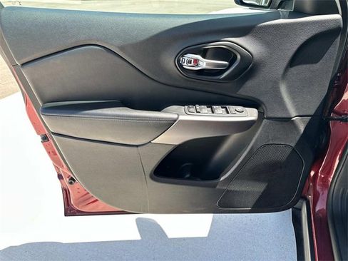 Used 2021 Jeep Cherokee Latitude Lux image 43