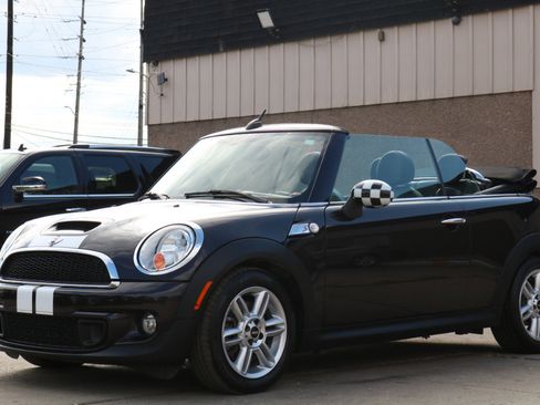 Used 2014 MINI Cooper S image 16