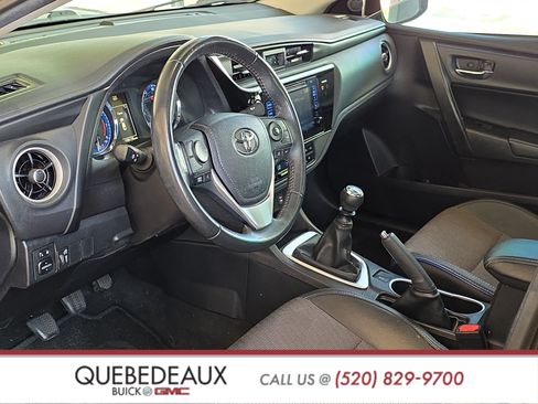 Used 2017 Toyota Corolla SE w/ Carpet Mat Package (TMS) FWD image 10