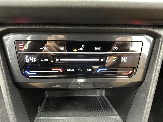 Used 2024 Volkswagen Tiguan SE AWD/4WD image 18