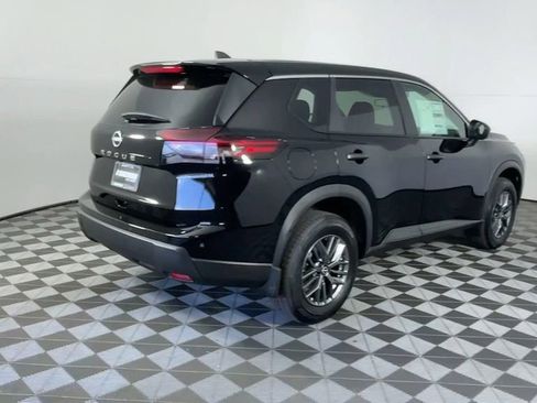 New 2025 Nissan Rogue S image 4