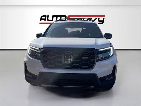 Used 2023 Honda Passport TrailSport image 2