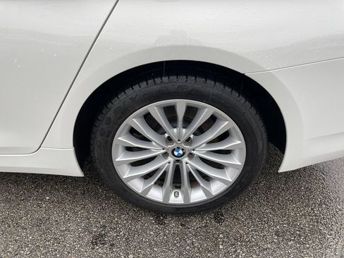 Used 2022 BMW 530i xDrive w/ Convenience Package AWD/4WD image 10