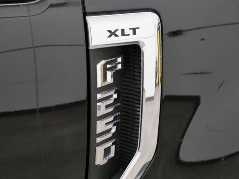 Used 2019 Ford F250 XLT image 10