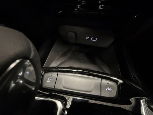 Used 2026 Chevrolet Trax RS w/ Sunroof Package image 21