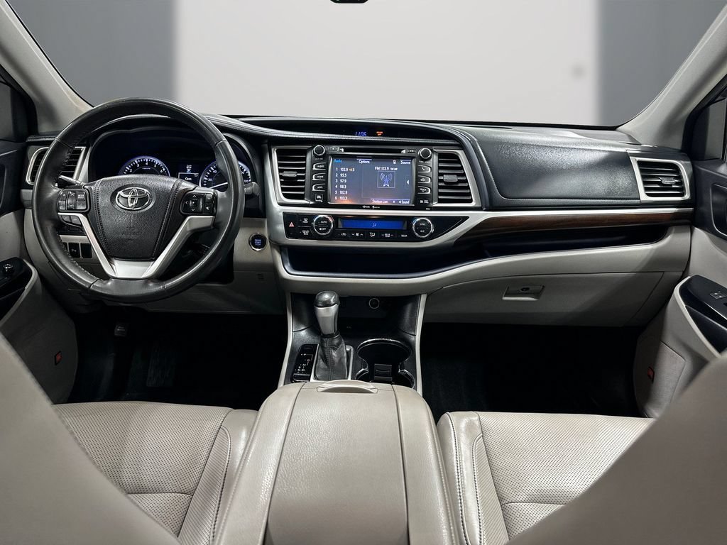 Used 2015 Toyota Highlander Limited FWD image 18