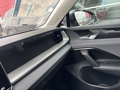 New 2026 Volkswagen Tiguan SE image 22