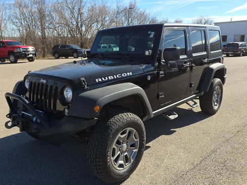Used 2017 Jeep Wrangler Unlimited Rubicon w/ Max Tow Package image 4