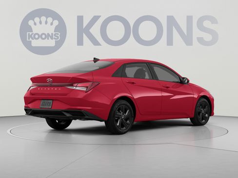 Used 2023 Hyundai Elantra SEL w/ Convenience Package FWD image 4