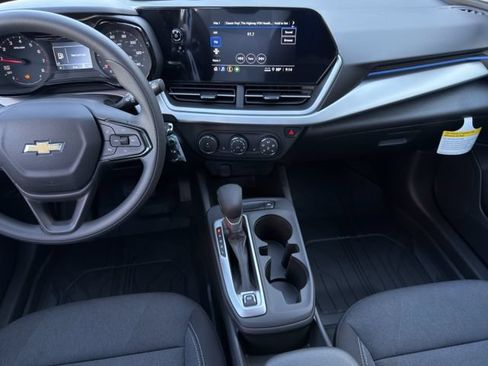 New 2026 Chevrolet Trax LS w/ LS Convenience Package FWD image 13