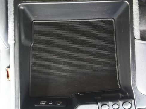 Used 2019 RAM 1500 Express w/ Express Value Package image 16