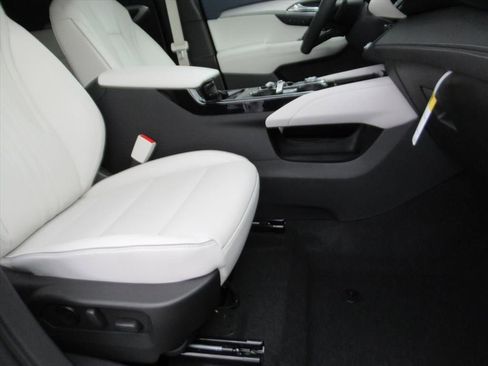 New 2026 Buick Envision Avenir image 12