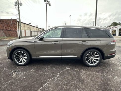New 2026 Lincoln Aviator 2WD image 4