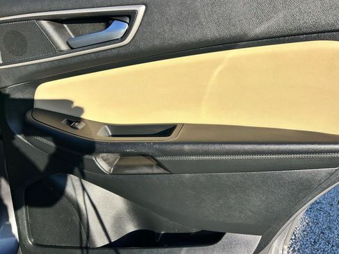 Used 2022 Ford Edge SEL w/ Convenience Package image 13