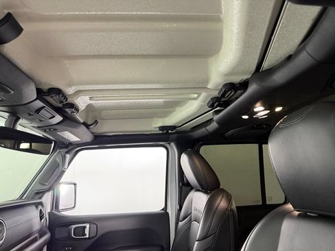 Used 2023 Jeep Wrangler Unlimited Sahara AWD/4WD image 23