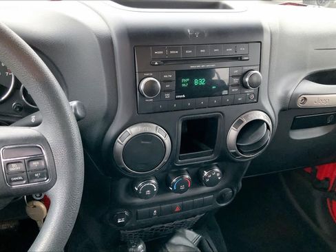 Used 2017 Jeep Wrangler Unlimited Sport image 7