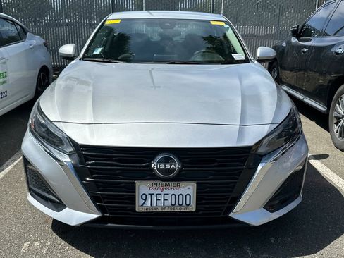 Certified 2023 Nissan Altima 2.5 SV FWD image 3