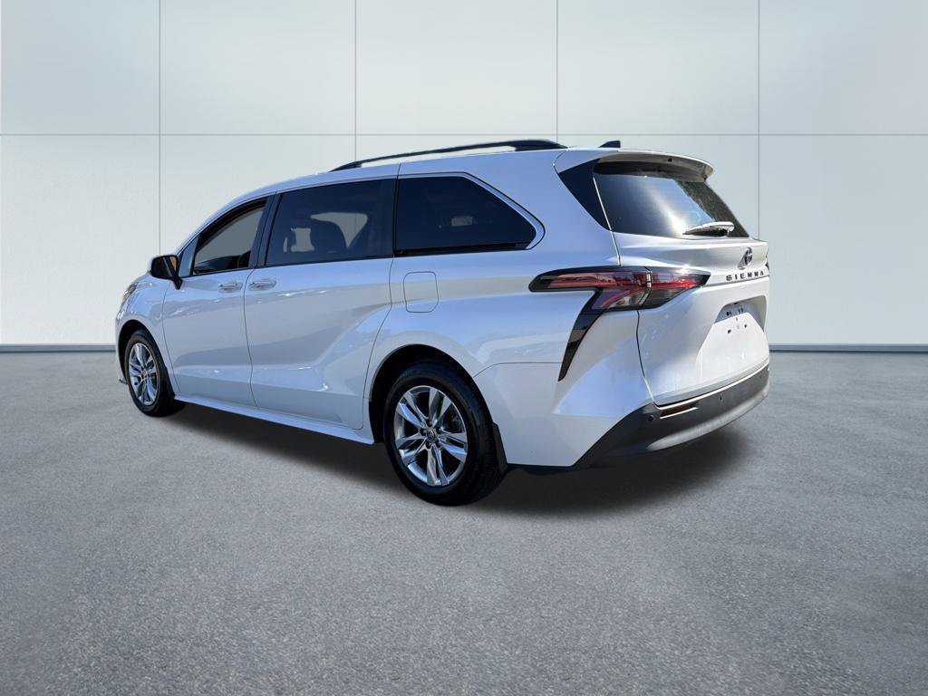 Used 2022 Toyota Sienna XLE w/ XLE Plus Package FWD image 7
