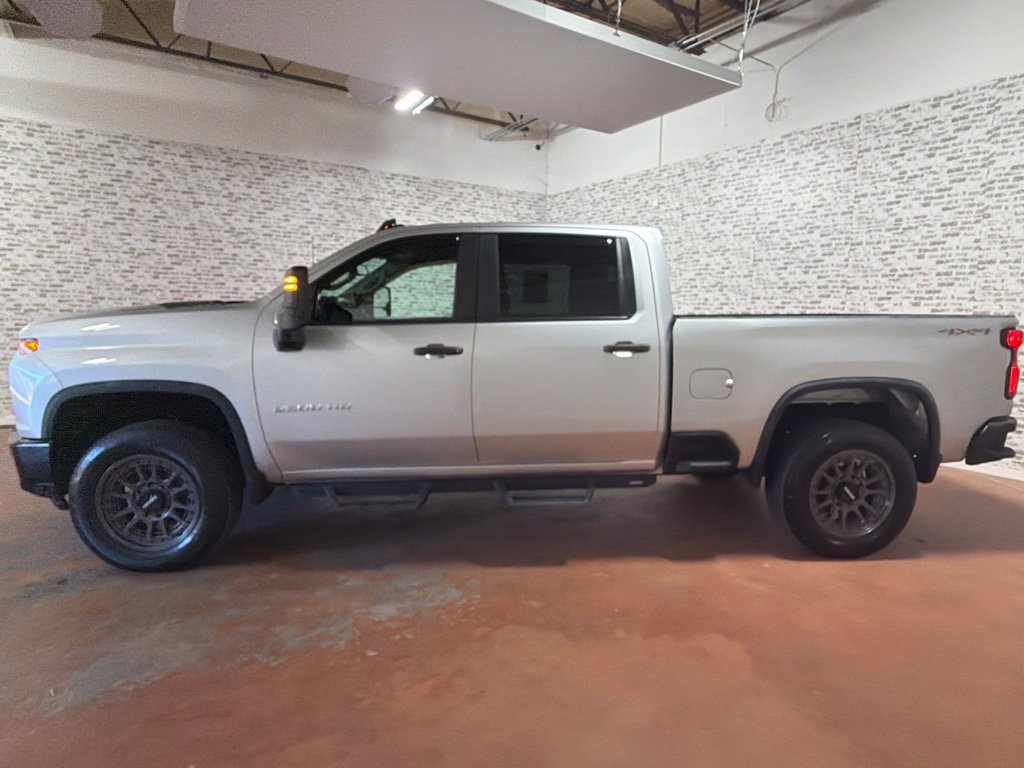 Used 2021 Chevrolet Silverado 2500 Custom w/ Custom Value Package AWD/4WD image 4
