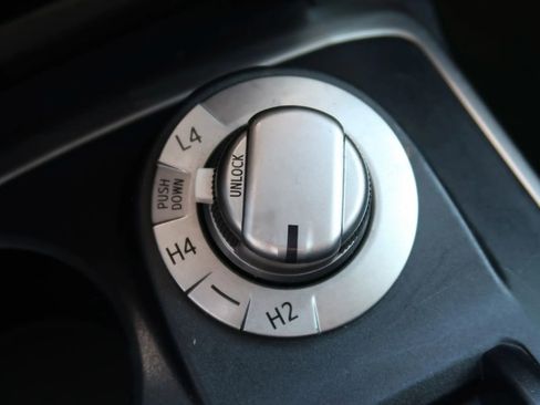 Used 2014 Toyota 4Runner SR5 Premium image 26