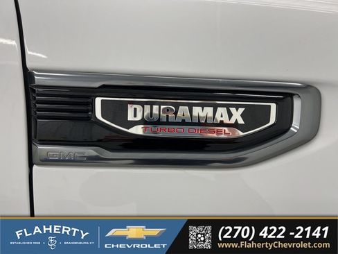 Used 2025 GMC Sierra 1500 AT4 w/ Technology Package AWD/4WD image 18