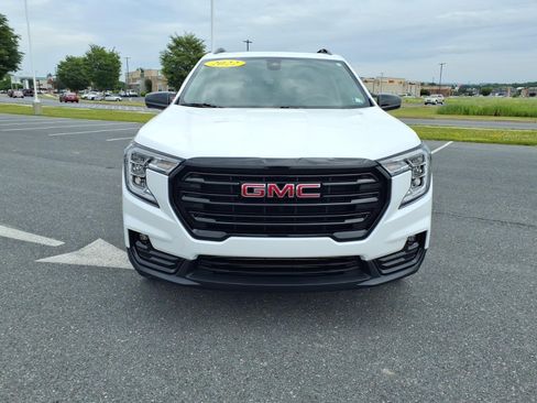 Certified 2022 GMC Terrain SLT w/ Elevation Edition AWD/4WD image 2