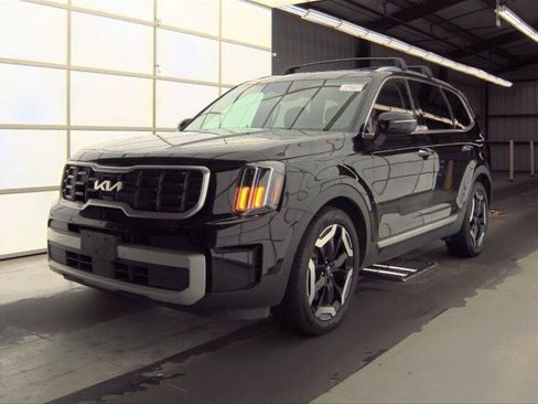 Used 2025 Kia Telluride S AWD/4WD image 2