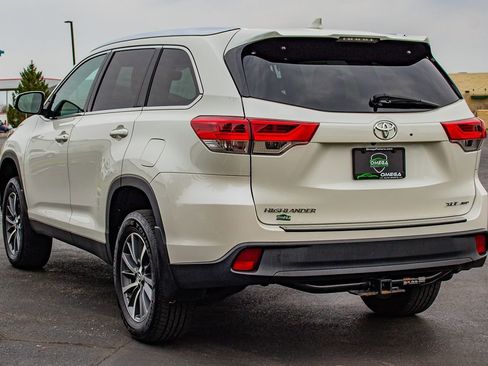 Used 2019 Toyota Highlander XLE image 5