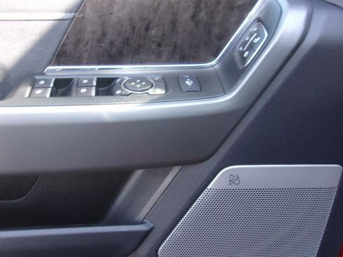 Used 2025 Ford F250 Lariat w/ Lariat Ultimate Package image 10