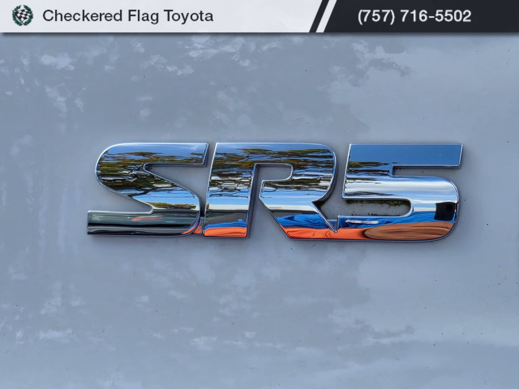 Used 2024 Toyota 4Runner SR5 Premium w/ Moonroof Package AWD/4WD image 8