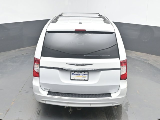 Used 2014 Chrysler Town & Country Touring-L FWD image 37