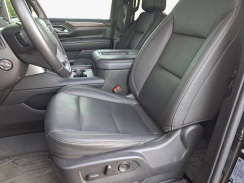 Used 2023 Chevrolet Tahoe Z71 w/ Luxury Package AWD/4WD image 8