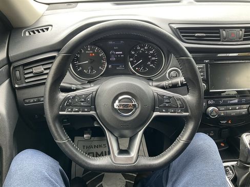 Used 2019 Nissan Rogue SV AWD/4WD image 24