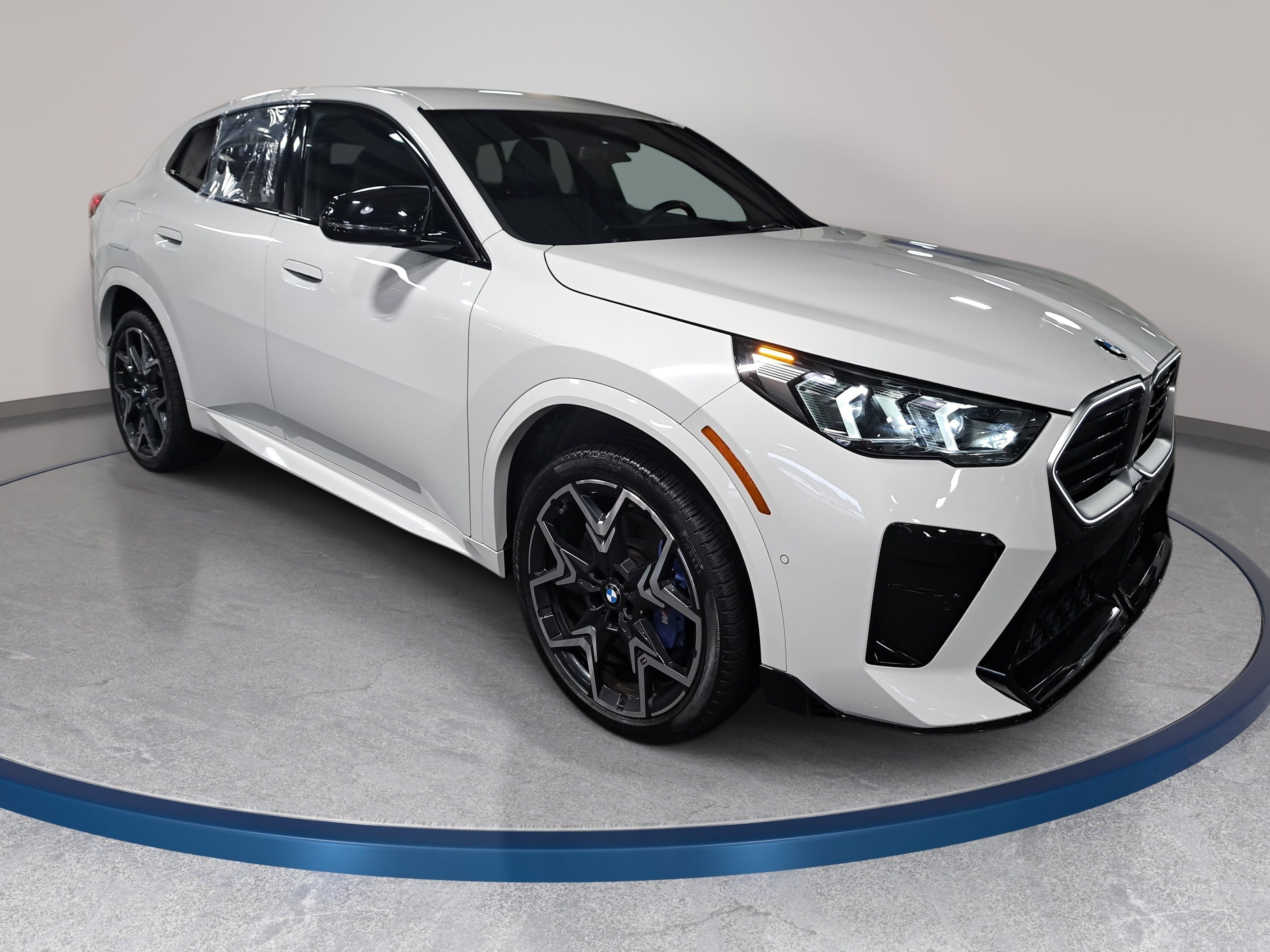Used 2025 BMW X2 M35i AWD/4WD image 3