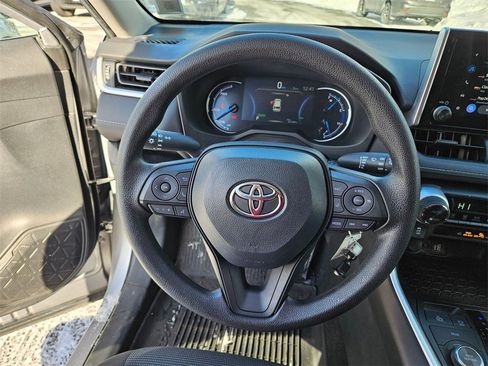 Used 2023 Toyota RAV4 LE image 10