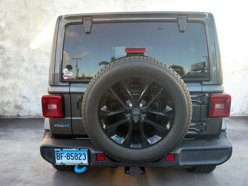 Used 2022 Jeep Wrangler Unlimited Sahara w/ Cold Weather Group image 5