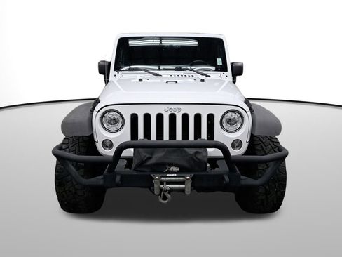 Used 2018 Jeep Wrangler Rubicon w/ Power Convenience Group image 9