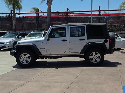 Used 2010 Jeep Wrangler Unlimited Sport AWD/4WD image 7