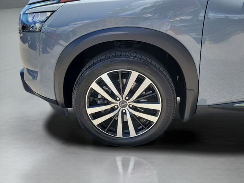Used 2025 Nissan Pathfinder Platinum w/ Cargo Package FWD image 32