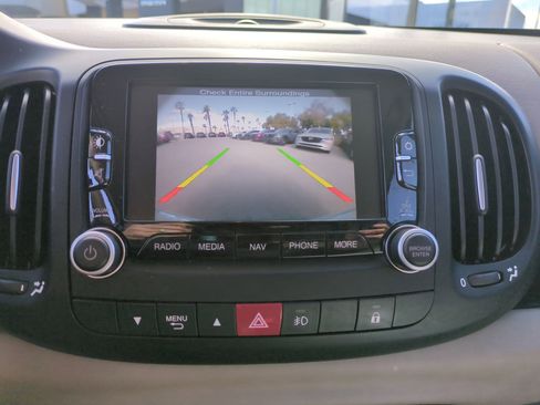 Used 2014 FIAT 500L Lounge image 18