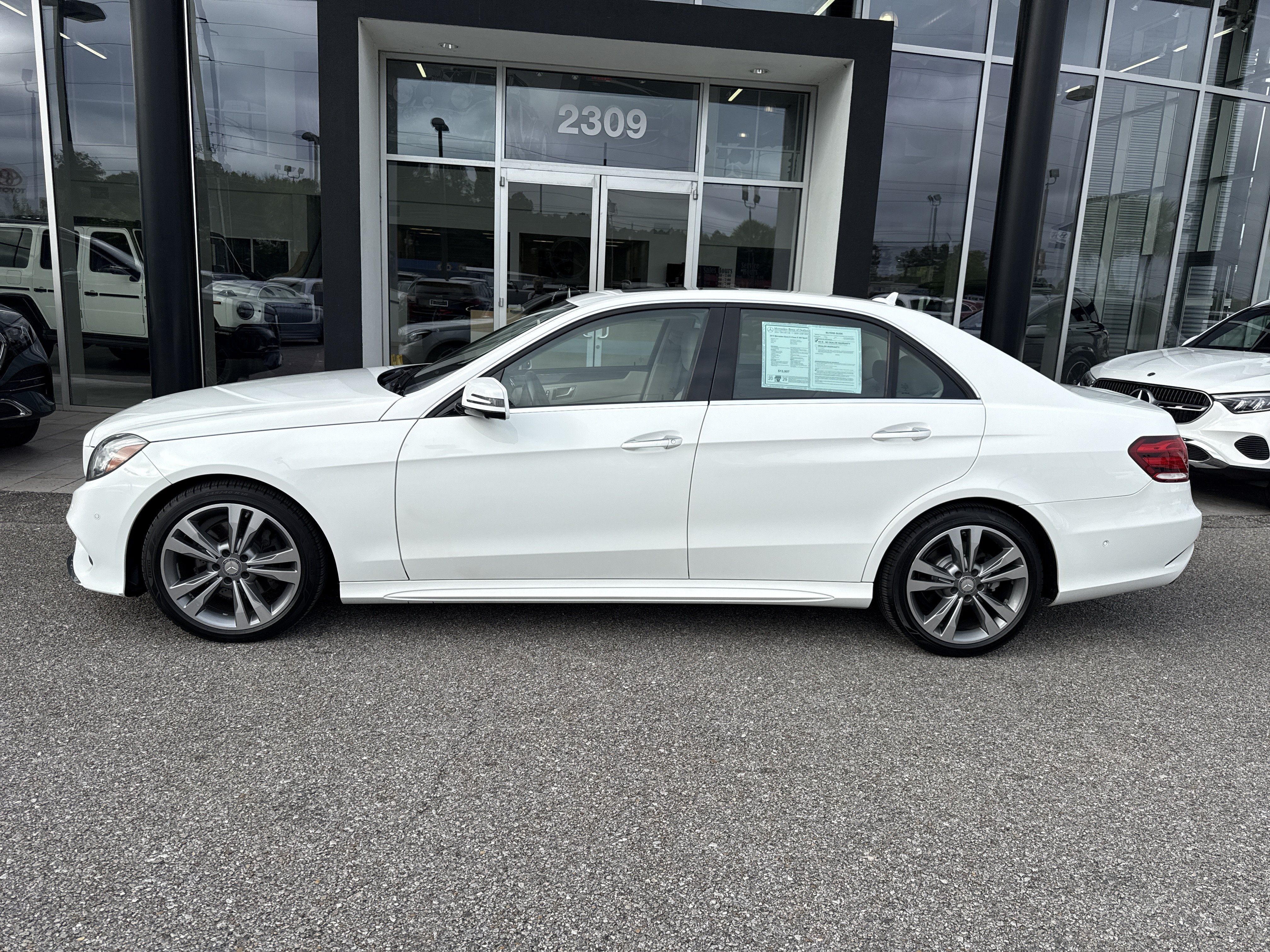 Used 2015 Mercedes-Benz E 350 Sedan image 2