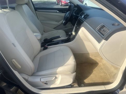 Used 2014 Volkswagen Passat TDI SE image 38