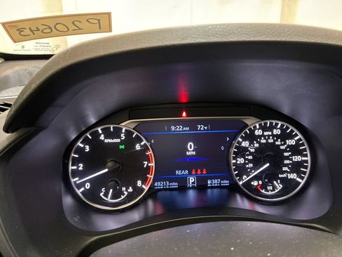 Used 2024 Nissan Altima 2.5 SV FWD image 15