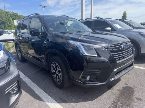 Used 2023 Subaru Forester Premium AWD/4WD image 1